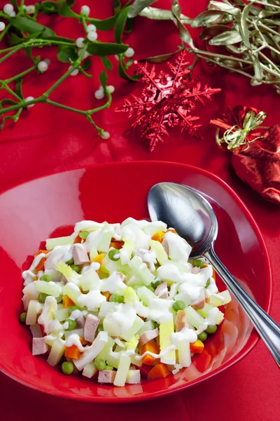 Traditioneller tschechischer Weihnachts-Kartoffelsalat — Stockfoto