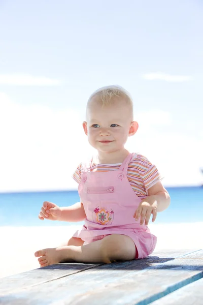 Toddler on the beach, Barbados, Caribbean — Stock Photo, Image