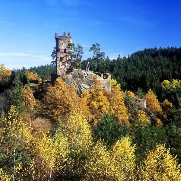 Ruïnes van het kasteel van gutstejn — Stockfoto