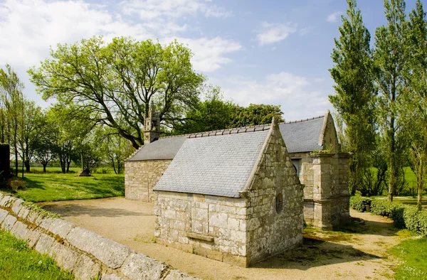 Kapelle von saint-jean-baptiste in der Nähe von saint-vougay — Stockfoto