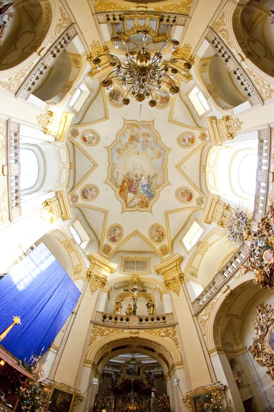 Interior da igreja de peregrinação, Wambierzyce, Polônia — Fotografia de Stock