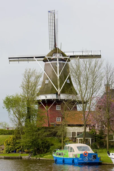 Yel değirmeni, dokkum, friesland, Hollanda — Stok fotoğraf