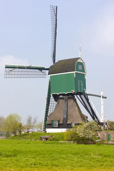 Wiatrak w pobliżu vlist, Holandia — Zdjęcie stockowe