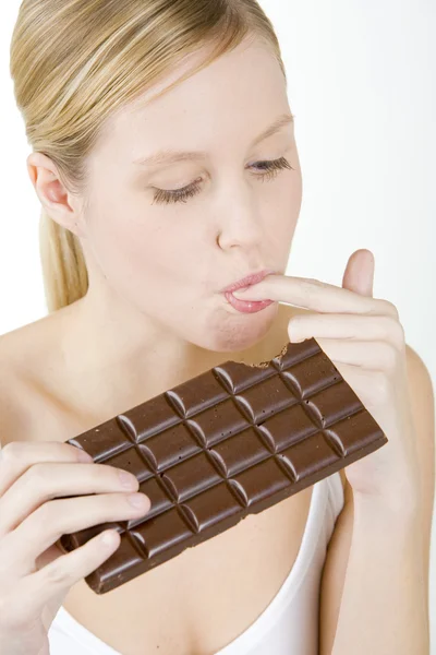 Mulher com chocolate — Fotografia de Stock