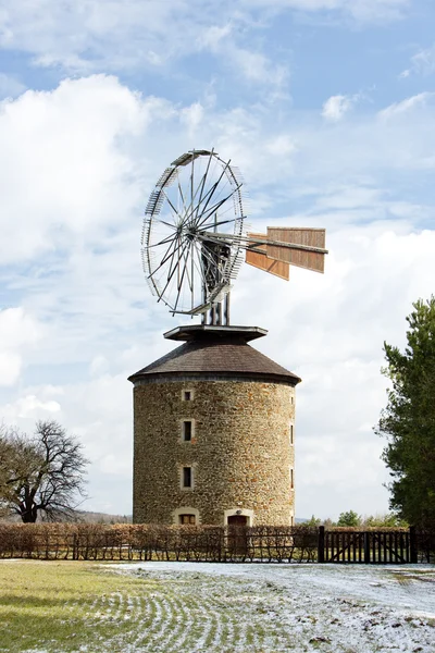 Moinho de vento, Ruprechtov, República Checa — Fotografia de Stock
