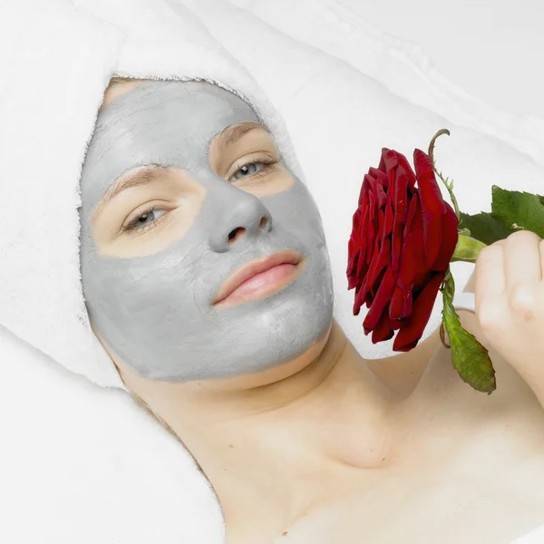 Vrouw met gezichts masker — Stockfoto