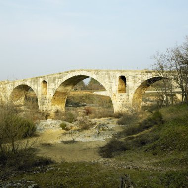 Pont Julien