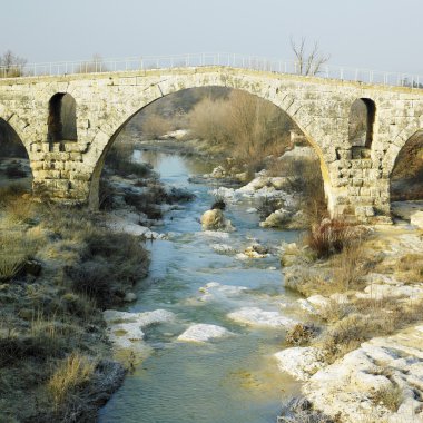 Pont Julien