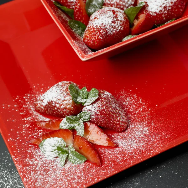 Sugared strawberries — Stock Photo, Image