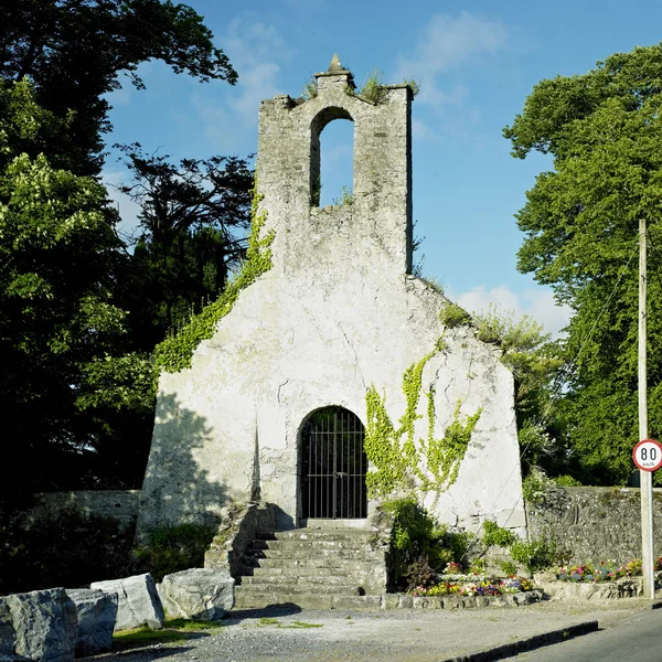 Kostel ve městě kells — Stock fotografie