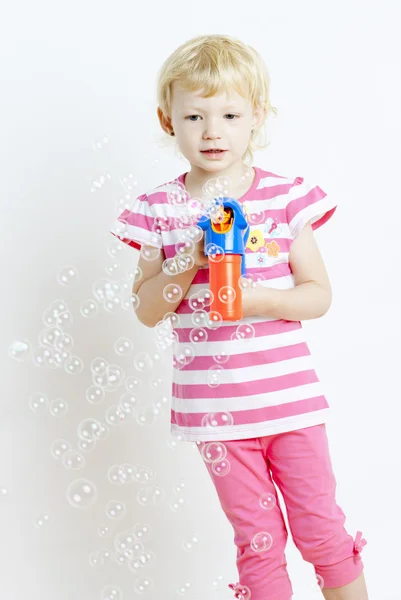 Niña con burbujas fabricante — Foto de Stock