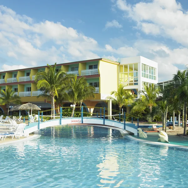 Hotel'' s bazénem, cayo coco, Kuba — Stock fotografie