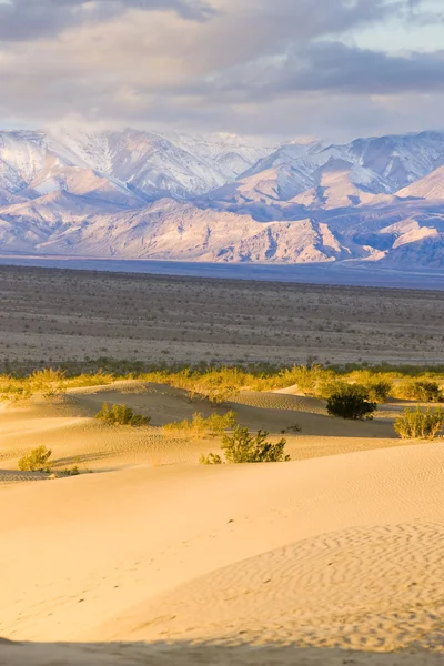Stovepipe Poços dunas de areia, Parque Nacional do Vale da Morte, Californ — Fotografia de Stock