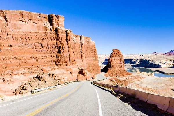 Road in Glen Canyon Recreation Area, Utah, USA — Stock Photo, Image