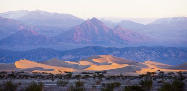 soba borusu, kum tepeleri, ölüm Vadisi Milli Parkı, California'dan kuyuları