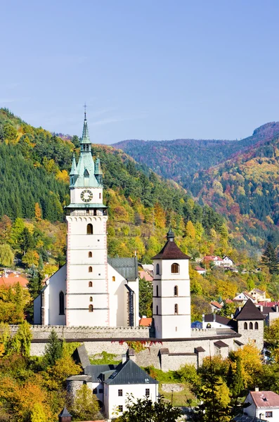 Castillo e iglesia de Santa Catalina, Kremnice, Eslovaquia — Foto de Stock