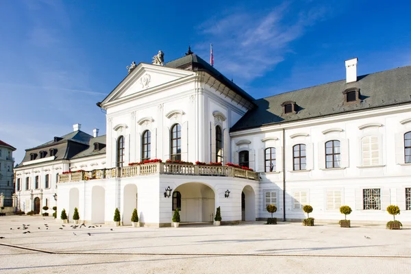 Προεδρική κατοικία στο παλάτι του grassalkovich στην πλατεία hodzovo — Φωτογραφία Αρχείου