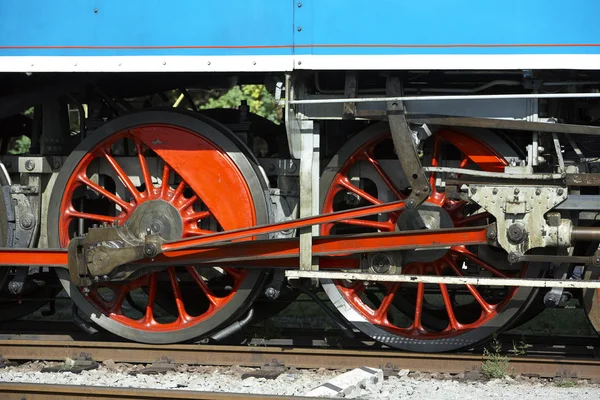オウム (477.043)、デポ luzna と呼ばれる蒸気機関車の詳細 — ストック写真