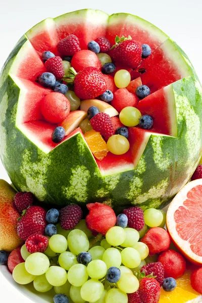Obstsalat in Wassermelone — Stockfoto