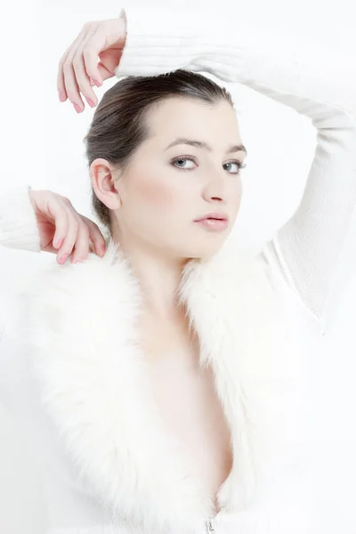 Retrato Jovem Mulher Vestindo Camisola Branca — Fotografia de Stock