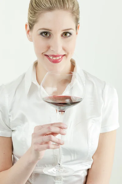Portret Van Een Jonge Vrouw Met Een Glas Rode Wijn — Stockfoto