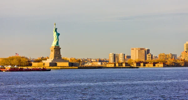 Freiheitsinsel und Freiheitsstatue, New York, USA — Stockfoto