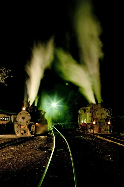 Parní lokomotivy v noci — Stock fotografie