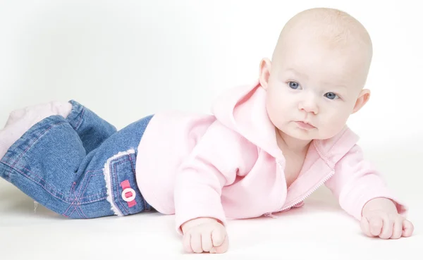 Liggande Baby Girl — Stockfoto