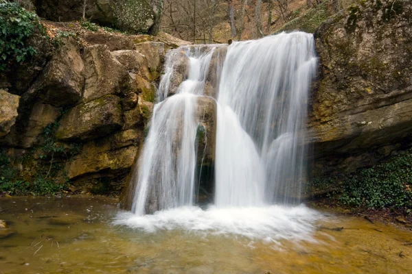 Cachoeira na montanha — Fotografia de Stock