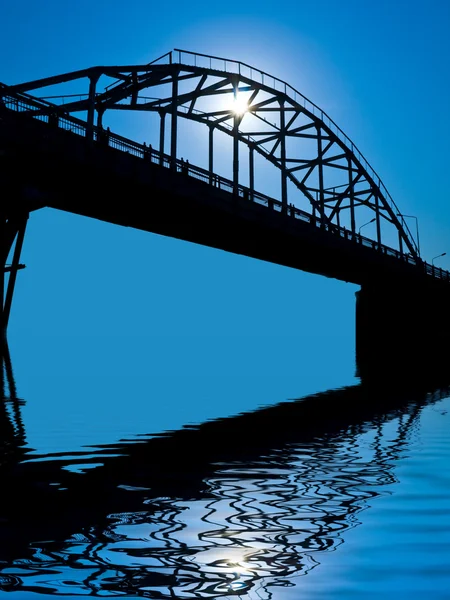 暗い水橋 — ストック写真
