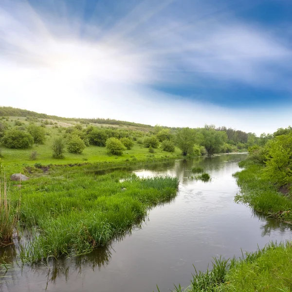 Krajina s malým řeka — Stock fotografie
