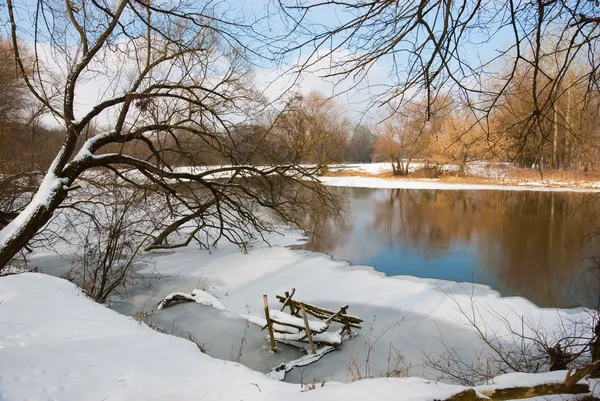 Nehir kışın — Stok fotoğraf