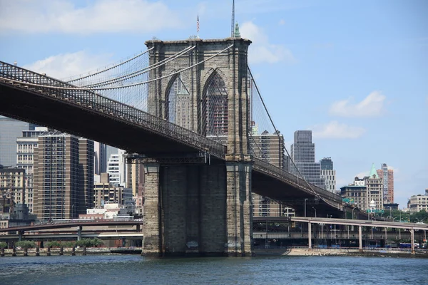 Puente de Brooklyn - Ciudad de Nueva York Skyline — Foto de Stock
