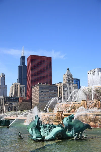 Чикаго горизонт і фонтан — стокове фото
