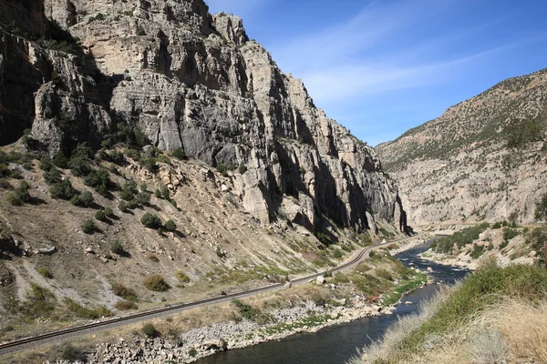 Cordilheira e rio Wyoming — Fotografia de Stock