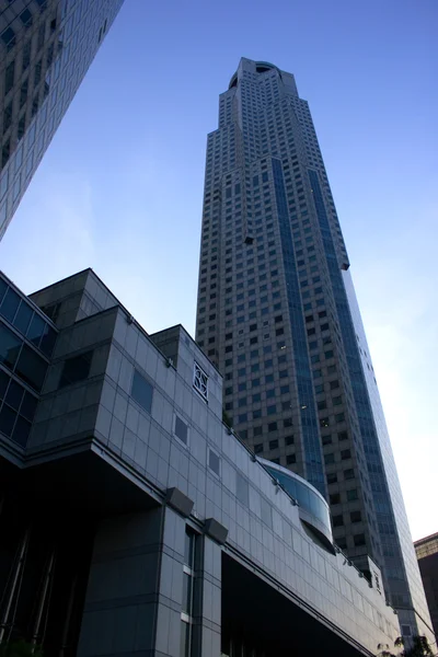 Высокий этаж коммерческого здания — стоковое фото