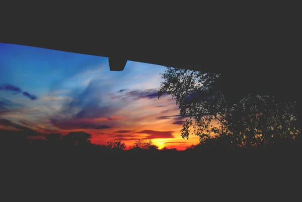 Sonnenuntergang. Blick von der Terrasse — Stockfoto