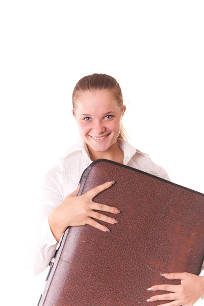 Mladý ženský model objímání velký kufr — Stock fotografie