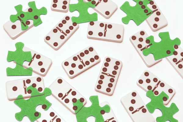 Domino's en puzzels — Stockfoto