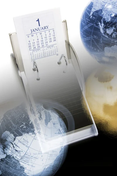 Desk Calendar and Globes — Stock Photo, Image