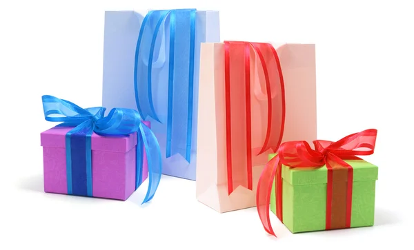 Geschenkboxen und Einkaufstaschen — Stockfoto