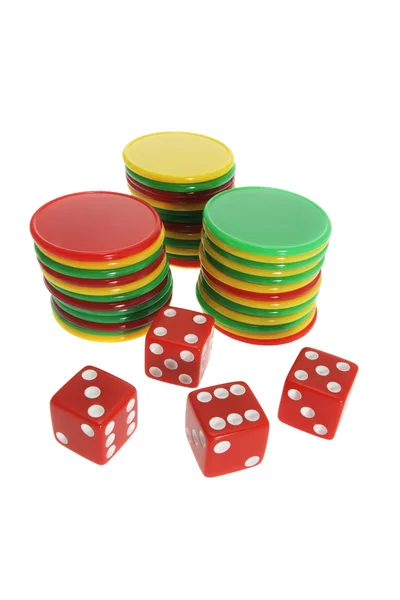 Τυχερών παιχνιδιών μάρκες και ζάρια游戏芯片和骰子 — Φωτογραφία Αρχείου