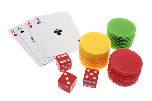 ACE kaarten met dobbelstenen en poker chips — Stockfoto