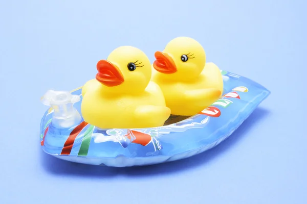 Rubber Ducks on Inflatable Boat — Stock Photo, Image