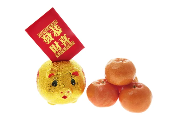 Китайские новогодние украшения и мандарины — стоковое фото
