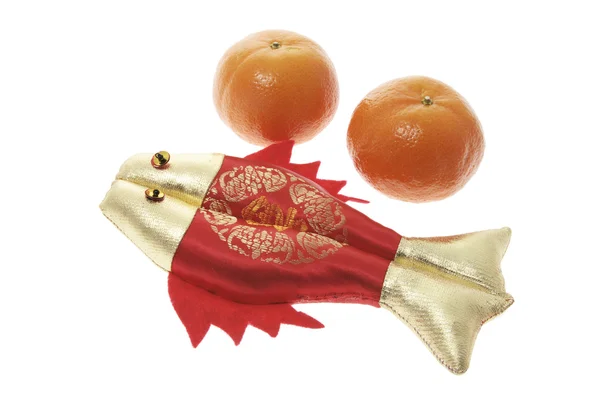 Čínská kapr ornament a mandarinky — Stock fotografie