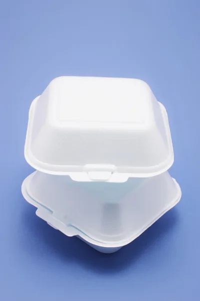 Полистироловые пищевые коробки — стоковое фото