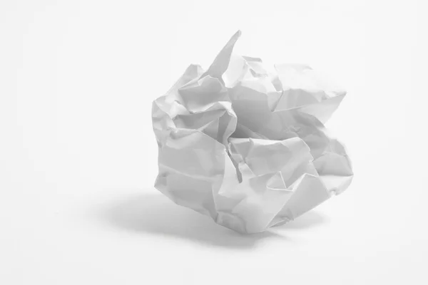 Zerknüllte Papierkugel — Stockfoto