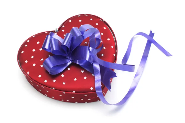 Paquete de regalo en forma de corazón —  Fotos de Stock