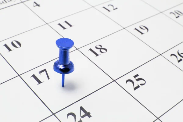 Thumb Tack on Calendar — Stock Photo, Image